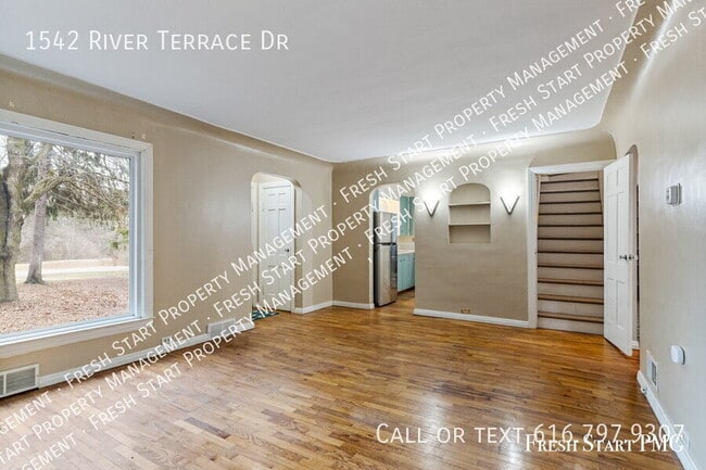 Building Photo - 1542 River Terrace