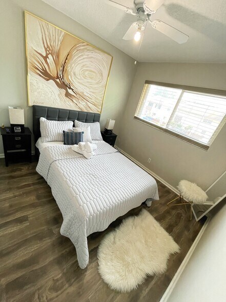 Building Photo - 6843 NW 29th Ave