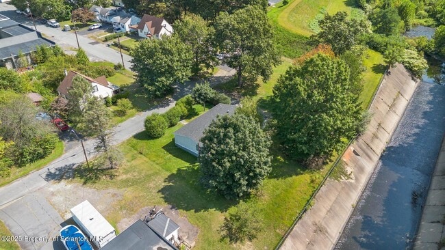 Building Photo - 720 Edgebrook Dr