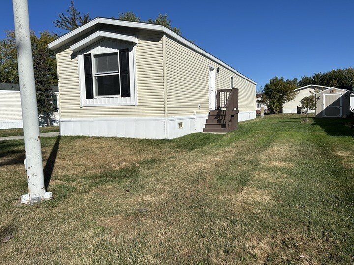 Building Photo - 12501 Apple Ln