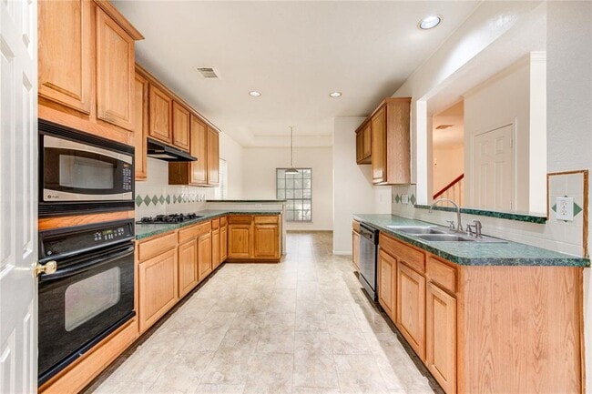 Building Photo - 15206 Garett Green Cir