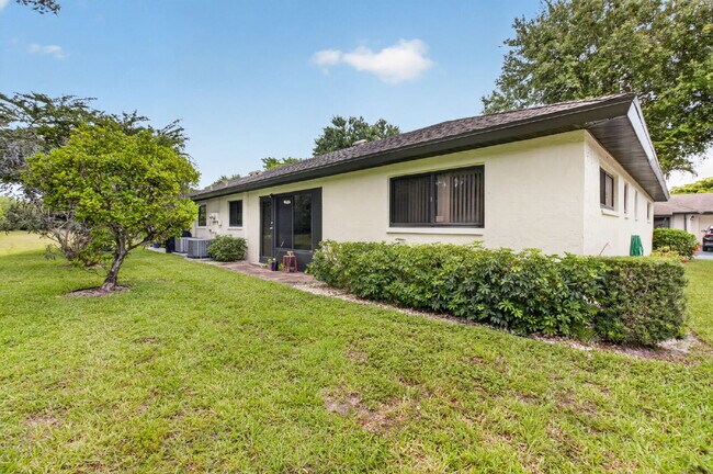 Building Photo - "Spacious 2-Bed, 2-Bath Boynton Beach Gem with Modern Granite Elegance – 1400 Sq Ft!"