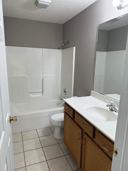 Building Photo - 114 Cortland Ct