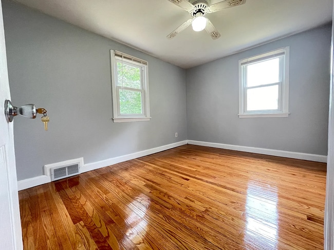 Building Photo - 32 Aldrew Terrace