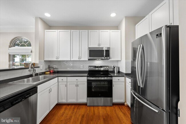 Building Photo - 166 Comay Terrace