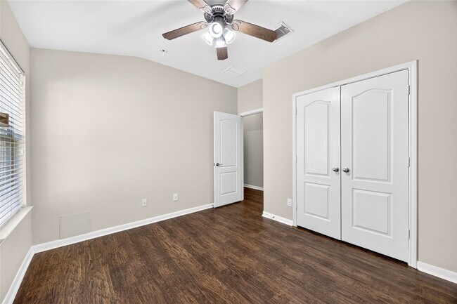 Building Photo - 18211 Doral Rock Ct