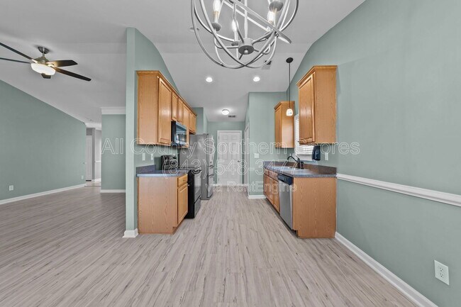 Building Photo - 359 Vesta Dr