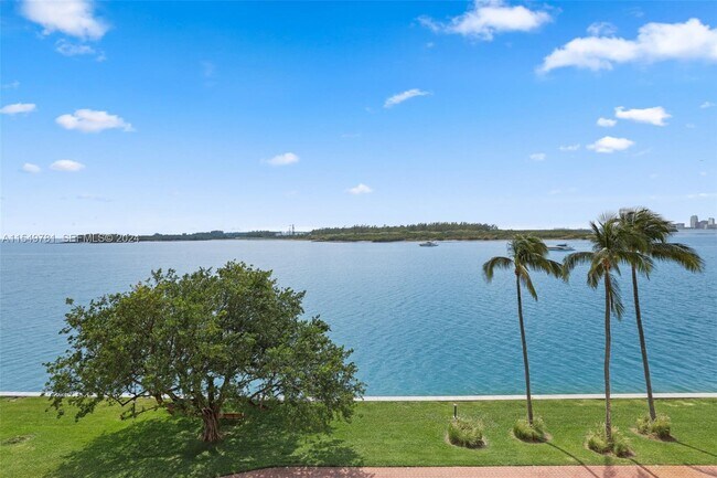Building Photo - 2442 Fisher Island Dr