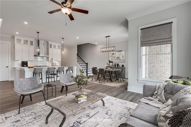 Building Photo - 435 Maplewood Dr