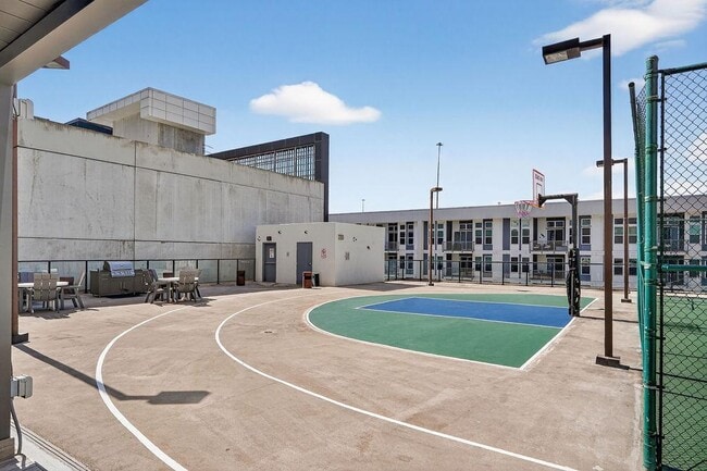 Building Photo - 1280 W Peachtree St NW