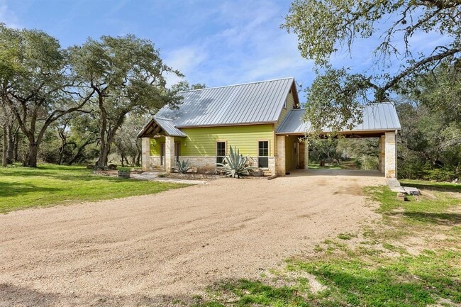 Building Photo - 116 Cascade Trail
