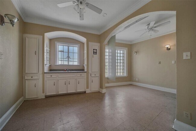 Building Photo - 5208 Harrisburg Blvd