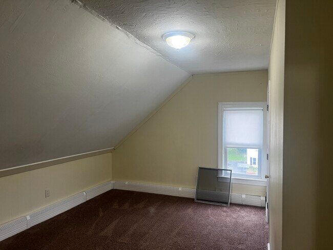 Building Photo - 44 N Pearl St