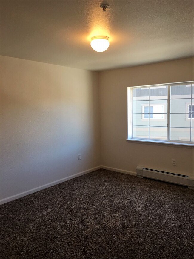 Building Photo - Apartment at River Park Condos