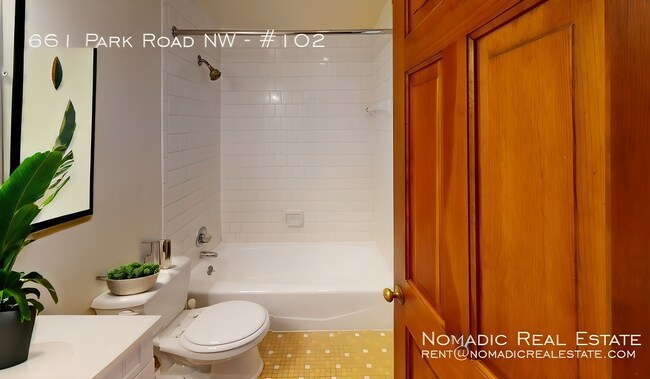 Building Photo - 1661 Park Rd NW