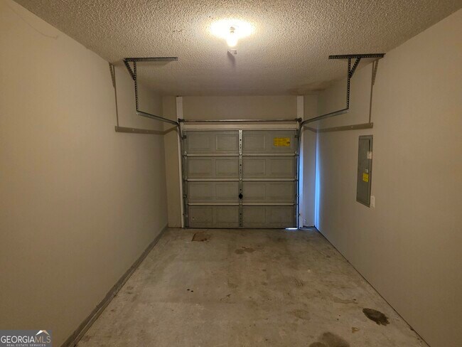 Building Photo - 200 Deer Rd