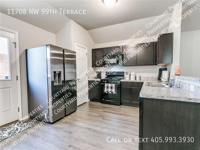 Building Photo - 11708 NW 99th Ter