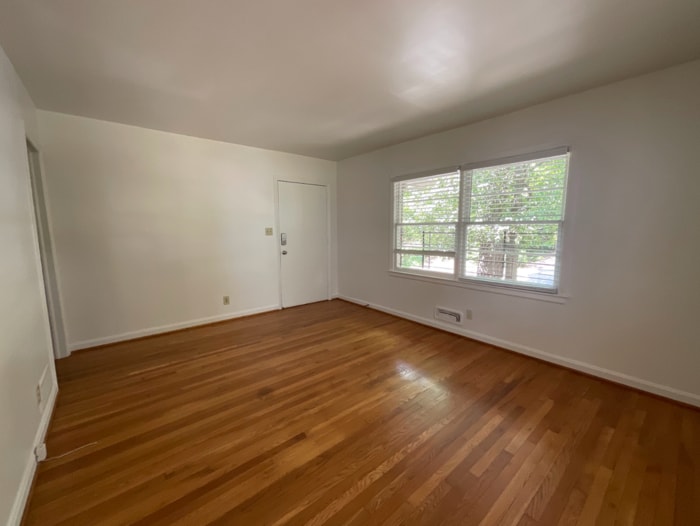 Building Photo - 911 Lindbergh Drive NE