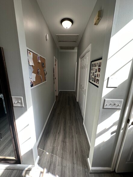 Building Photo - 121 Candleberry Cir