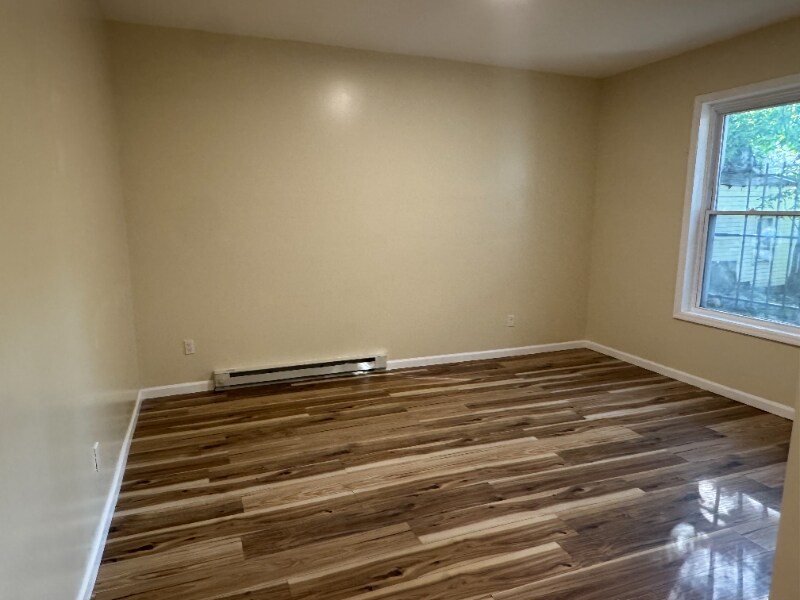 Building Photo - 113 S 11th St