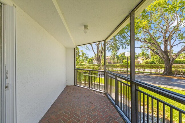 Building Photo - 16051 Blatt Blvd