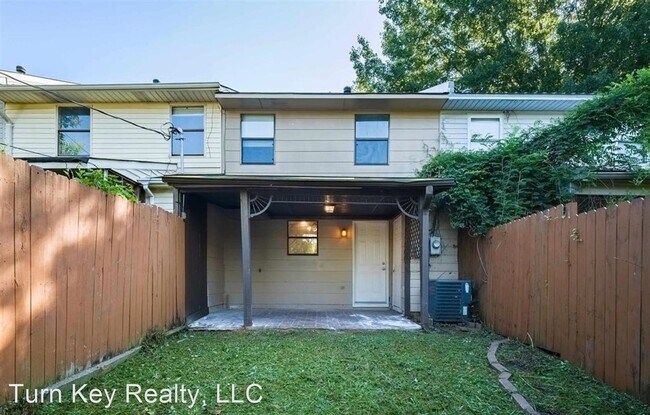 Building Photo - 2 br, 1.5 bath House - 2475 Hampstead Drive