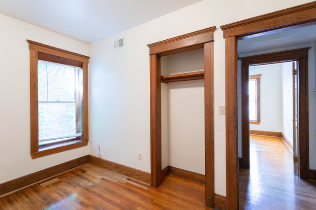Building Photo - 324 Hendrie St