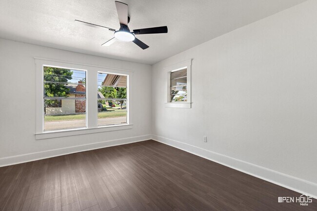 Building Photo - 1415 Fillmore St