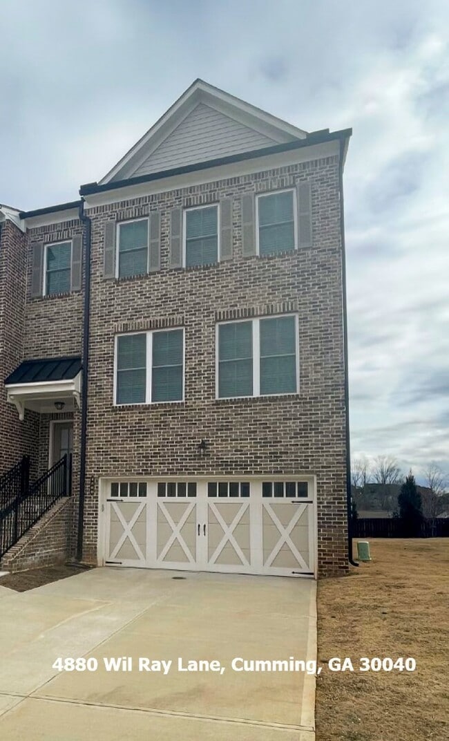 Primary Photo - Pet Friendly End Unit Townhome