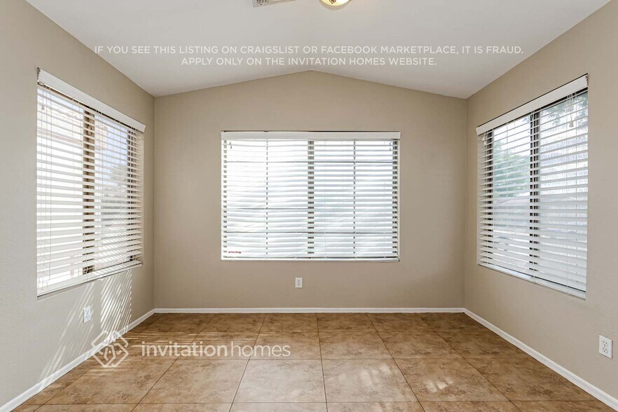 Building Photo - 1710 E Palo Blanco Way