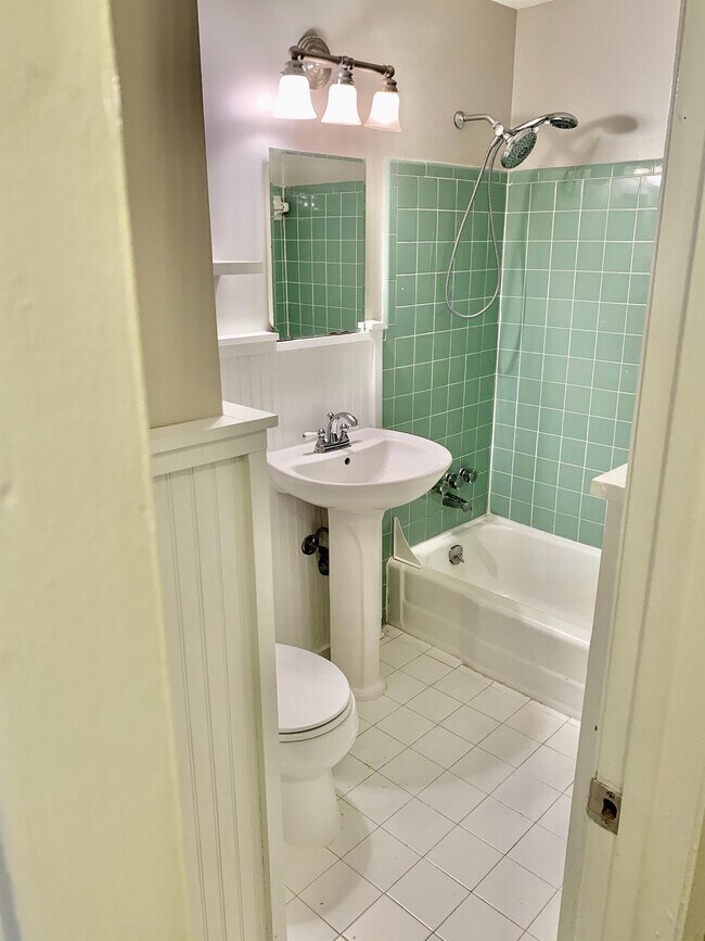 Building Photo - 1010 Scott Blvd