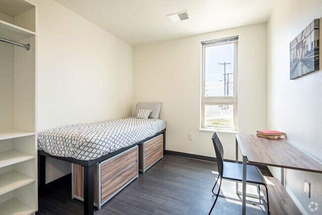 4BR, 2BA - 1012SF - The Reserve Student Apartments