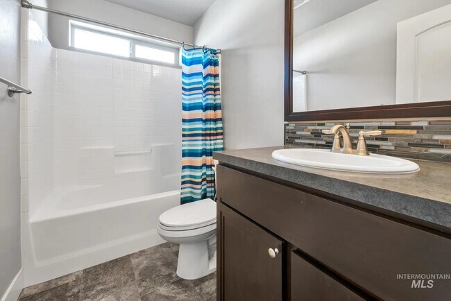 Building Photo - 1025 SW Bonnie St