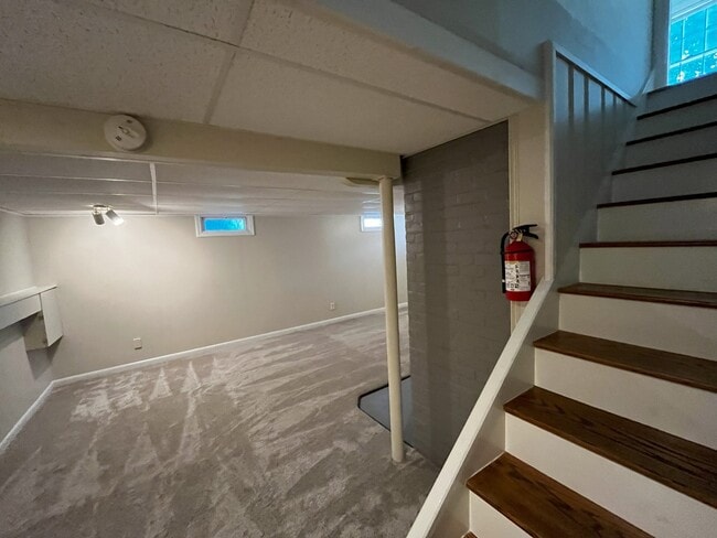 Building Photo - 35 Hastings Ave