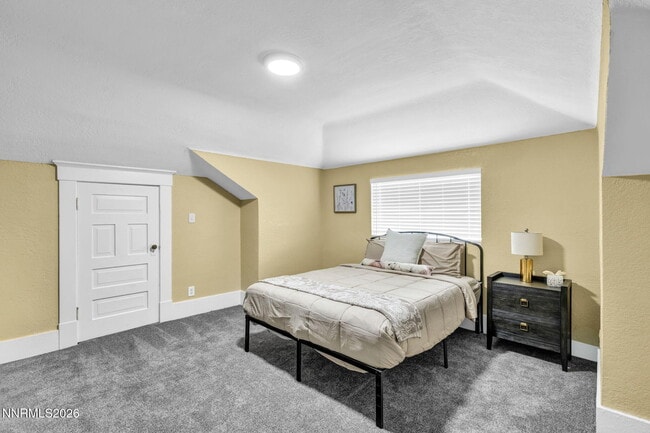 Building Photo - 33 W 8th St