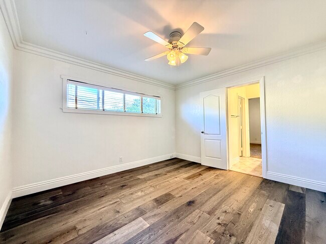 Building Photo - 4832 Maureen Ln