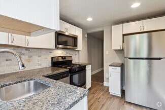 Building Photo - 1 br, 1 bath Triplex - 1707 N Gratz ST Unit A