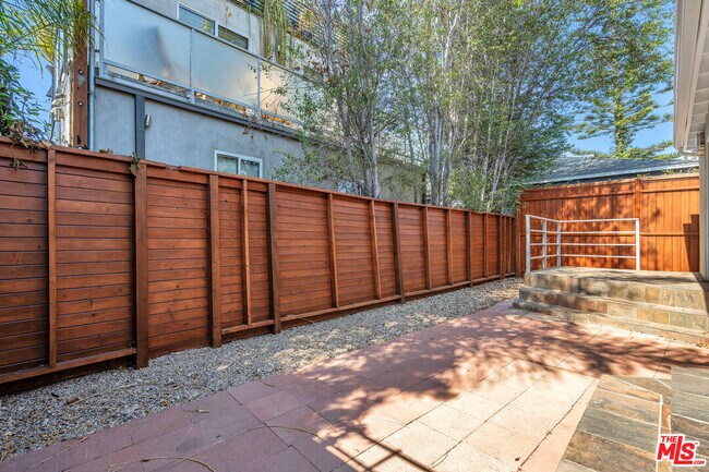 Building Photo - 825 San Miguel Ave