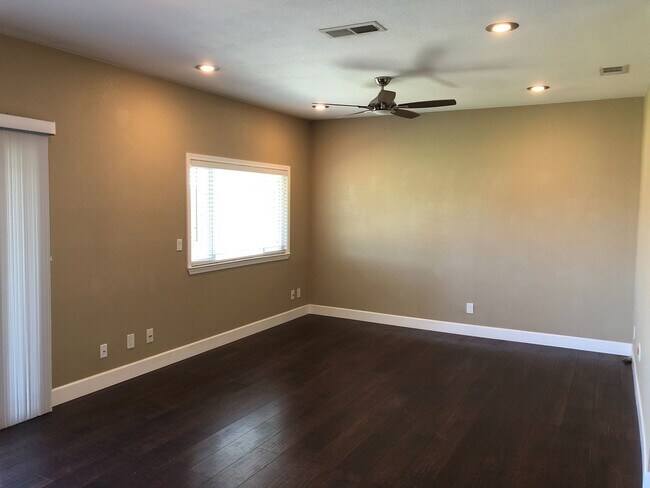 Building Photo - COMING SOON!! Foxboro neighborhood & Travis Unified School District! This beauty is a 3bed / 3 ba...
