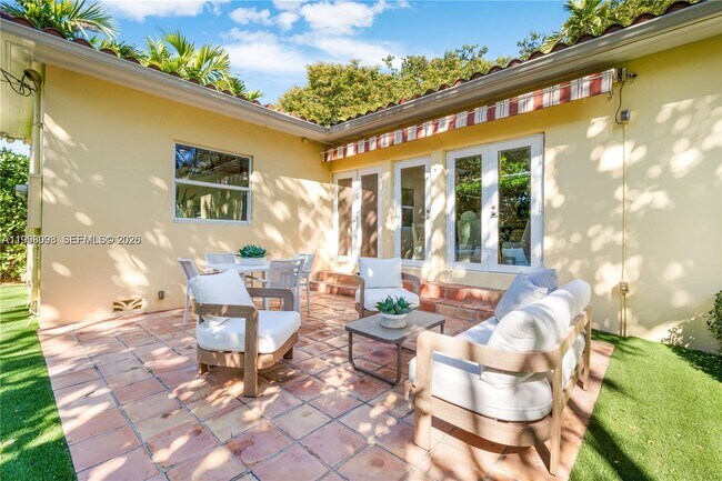 Building Photo - 414 Camilo Ave