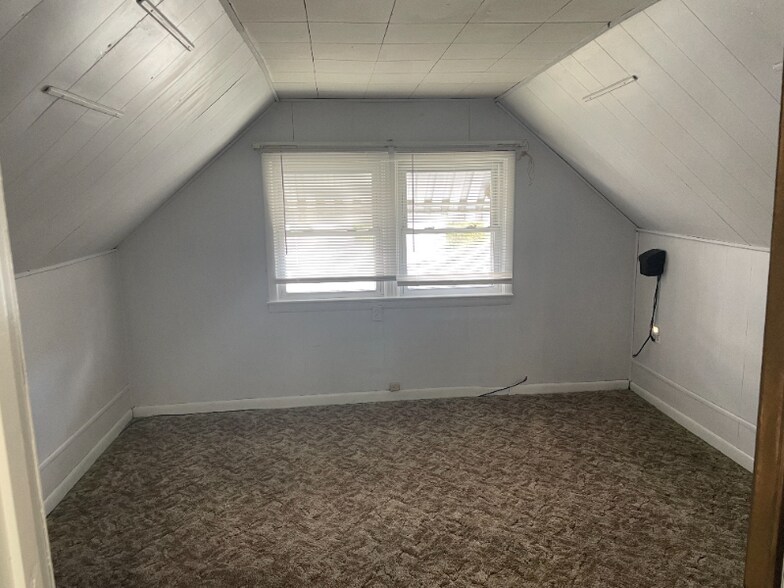 Building Photo - 2030 Eastman Ave