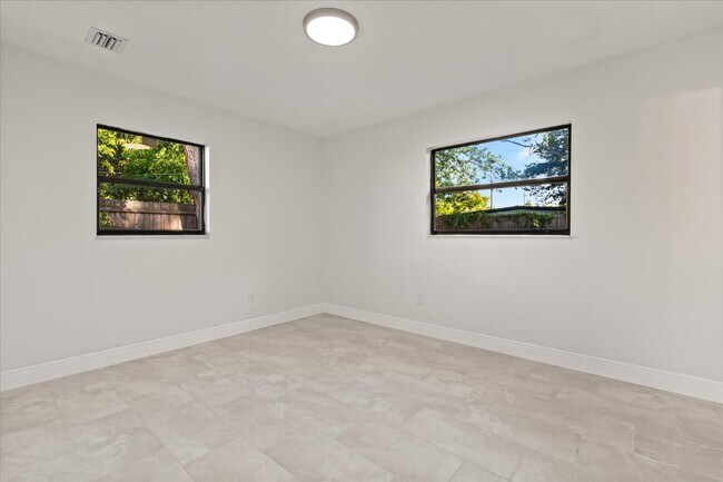 Building Photo - 4823 Pine Needle Dr