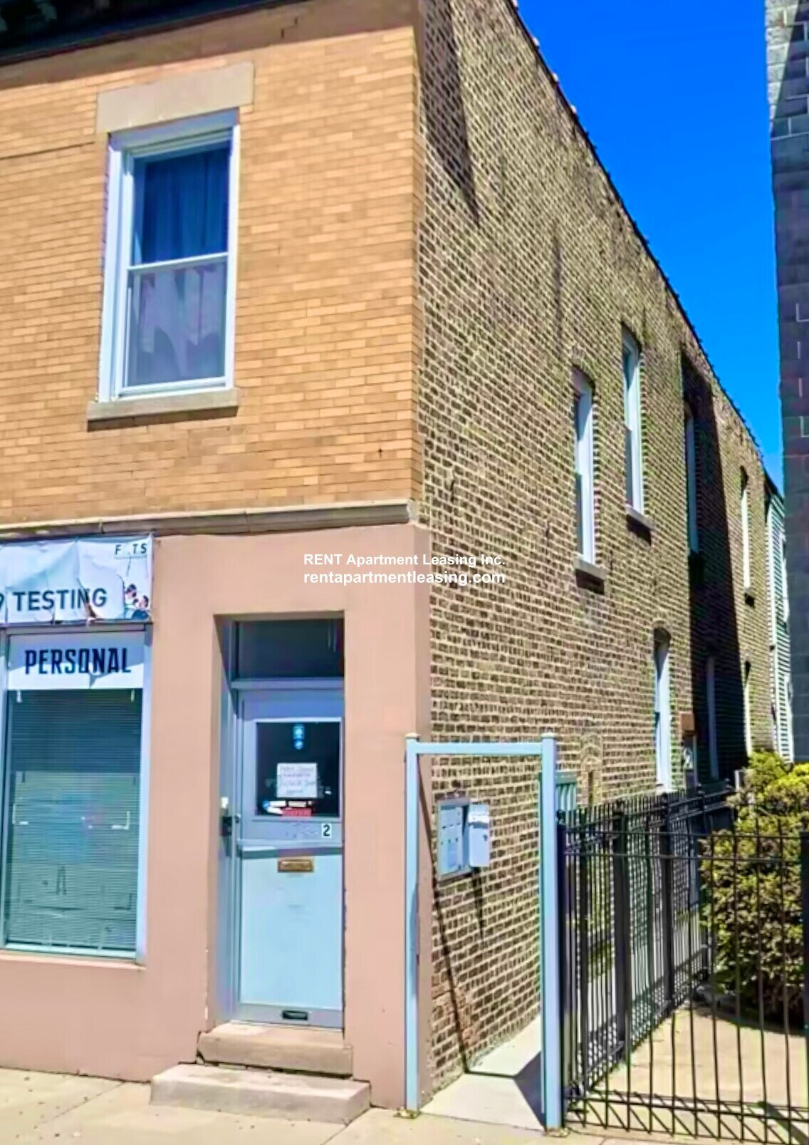 Building Photo - 1744 W Foster Ave