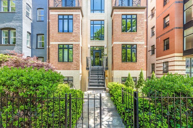 Building Photo - Modern U Street Condo | 2 Bed | 2 Bath | 1000 Sf | Large Balcony | 1 Parking Space