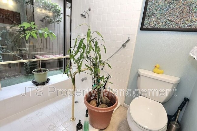 Building Photo - 2010 Promontory Point Ln