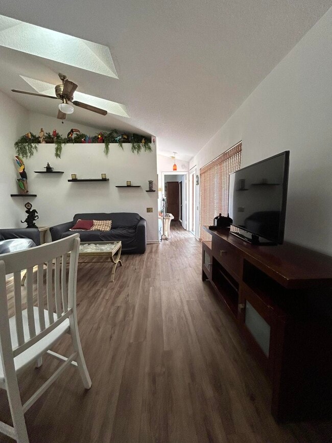 Building Photo - 1593 Hawthorne Pl