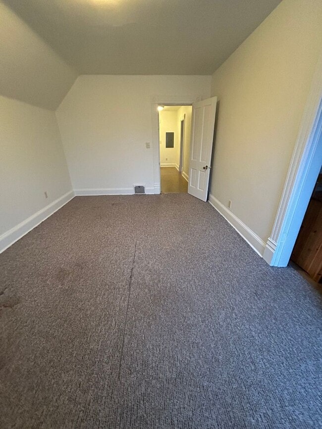 Building Photo - Market Street