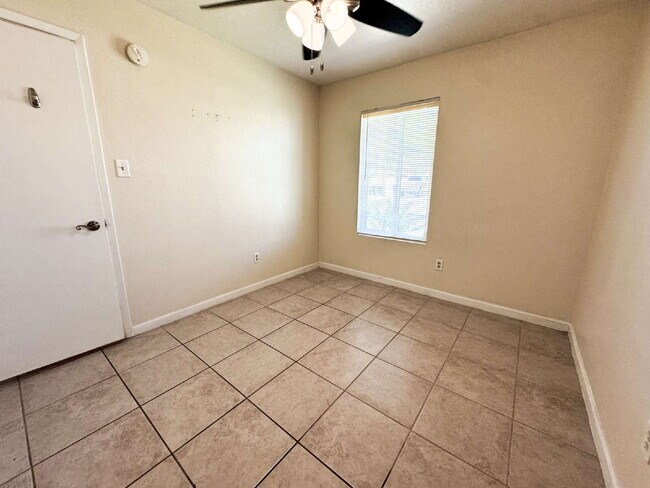 Building Photo - "Charming 2-Bedroom Oasis in Yuma with Mod...