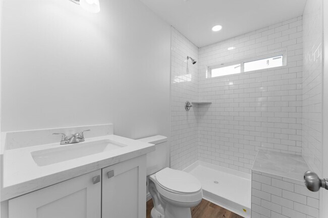 Building Photo - 1507 N Durham Dr