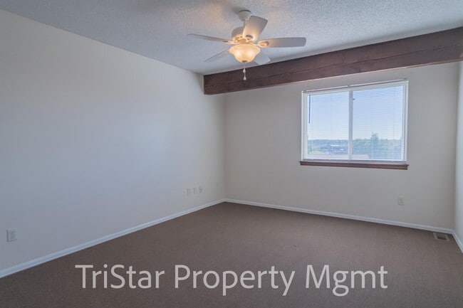 Building Photo - 3266 Vail Pass Dr